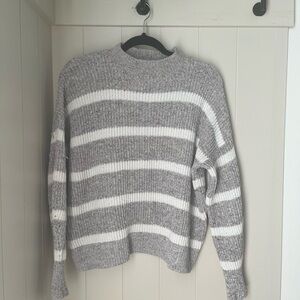 Abercrombie & Fitch Heather Gray and White Striped Sweater